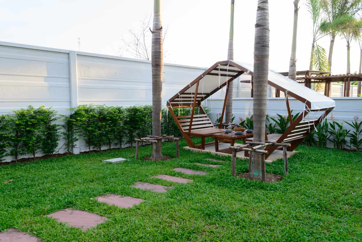 Minimalist Home Garden with a Cottage